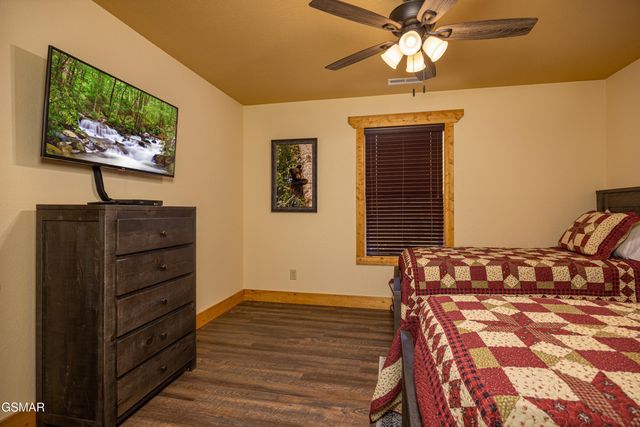 1019 Potters Way, Gatlinburg, TN 37738