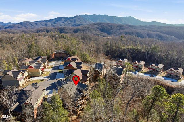 1019 Potters Way, Gatlinburg, TN 37738