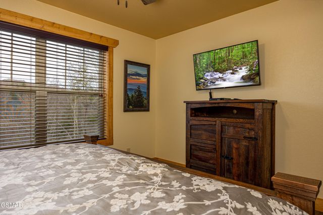 1019 Potters Way, Gatlinburg, TN 37738