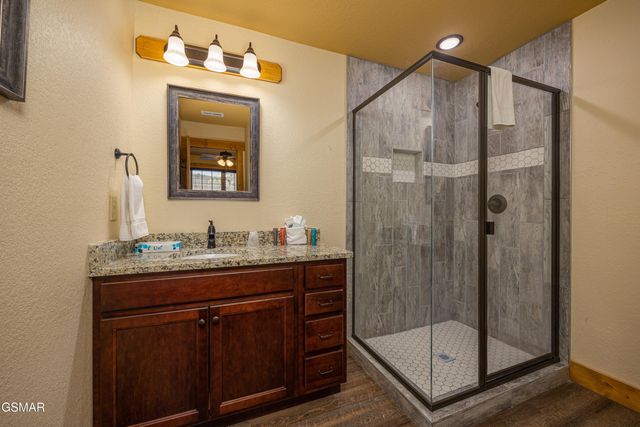 1019 Potters Way, Gatlinburg, TN 37738