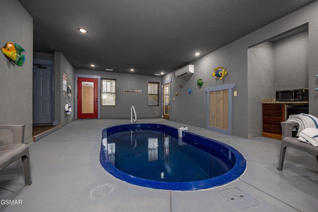 1019 Potters Way, Gatlinburg, TN 37738