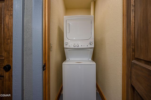 1019 Potters Way, Gatlinburg, TN 37738