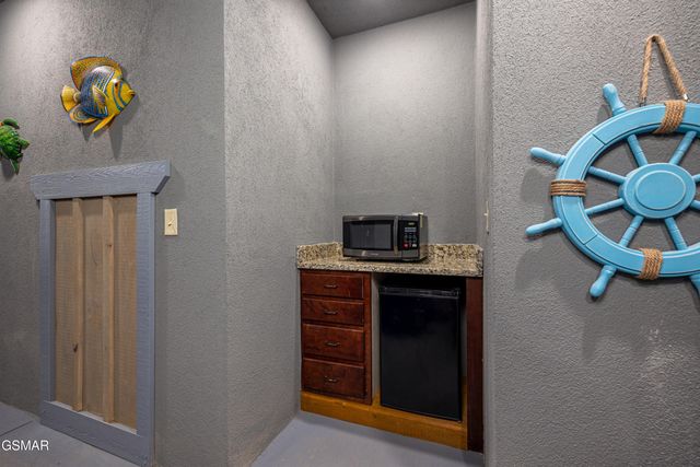 1019 Potters Way, Gatlinburg, TN 37738