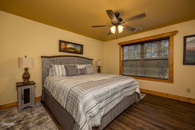 1019 Potters Way, Gatlinburg, TN 37738