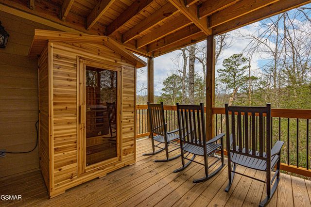 1019 Potters Way, Gatlinburg, TN 37738