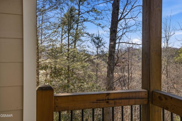 1019 Potters Way, Gatlinburg, TN 37738