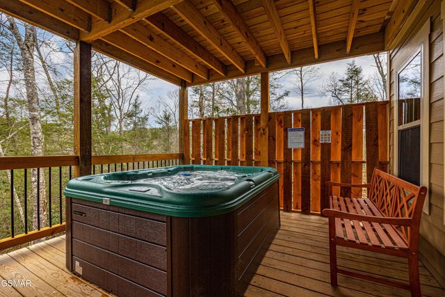 1019 Potters Way, Gatlinburg, TN 37738