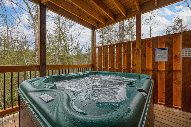 1019 Potters Way, Gatlinburg, TN 37738