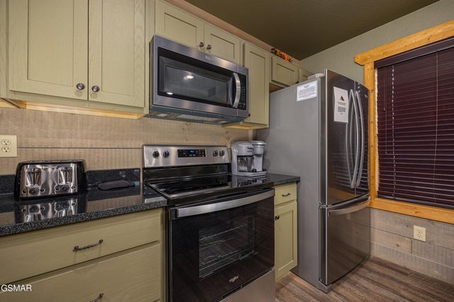 1019 Potters Way, Gatlinburg, TN 37738