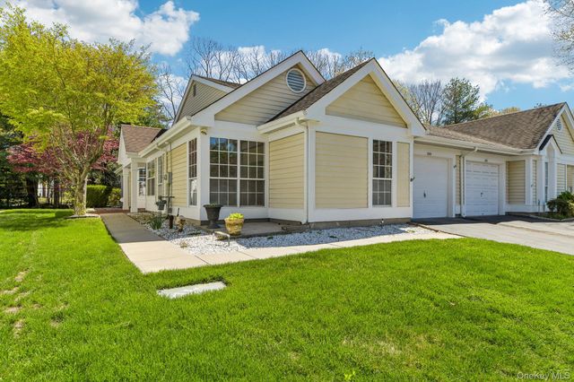 289 Glen Drive, Ridge, NY 11961