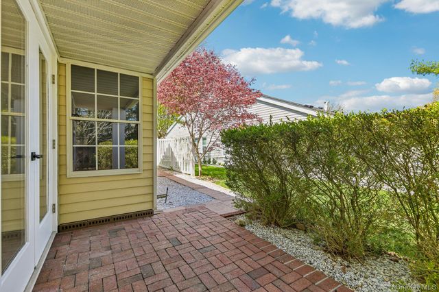 289 Glen Drive, Ridge, NY 11961