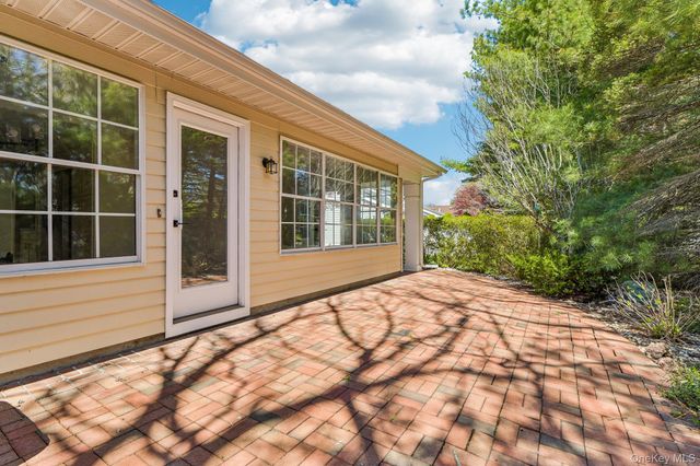 289 Glen Drive, Ridge, NY 11961