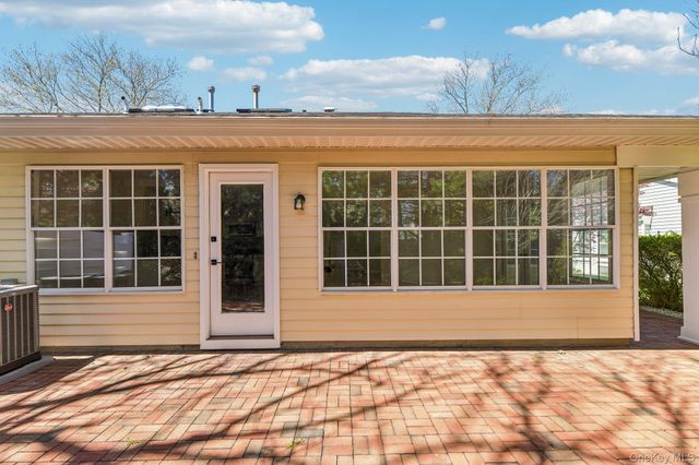 289 Glen Drive, Ridge, NY 11961