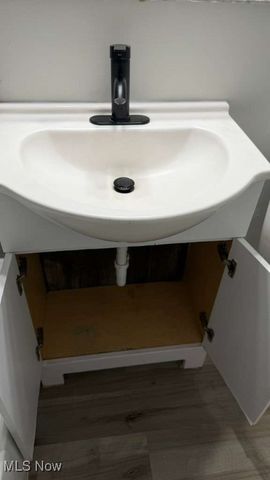 4281 Cricket Lane, Warrensville Heights, OH 44128