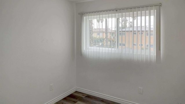 1718 24 Crofton Ln, Escondido, CA 92027