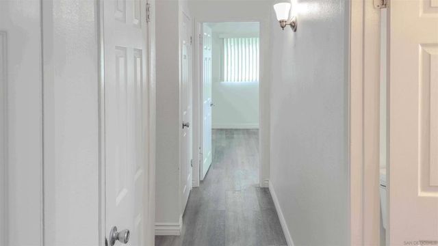 1718 24 Crofton Ln, Escondido, CA 92027