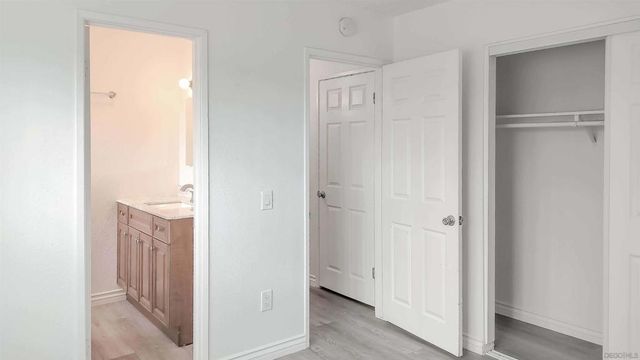 1718 24 Crofton Ln, Escondido, CA 92027