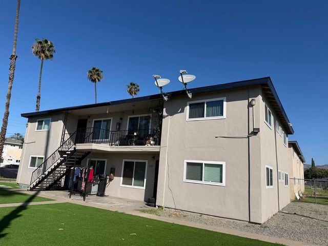 1718 24 Crofton Ln, Escondido, CA 92027