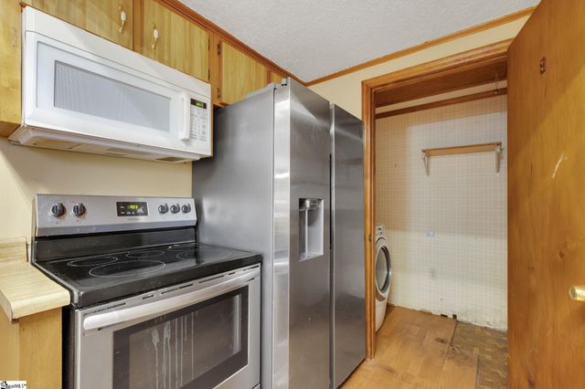 160 J Street, Greer, SC 29651