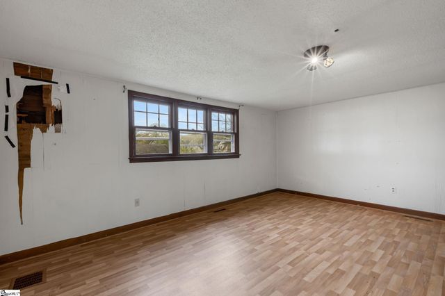 160 J Street, Greer, SC 29651