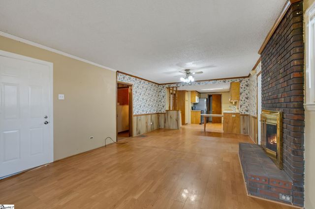 160 J Street, Greer, SC 29651