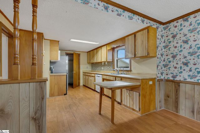 160 J Street, Greer, SC 29651