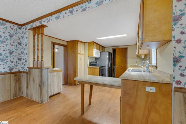 160 J Street, Greer, SC 29651