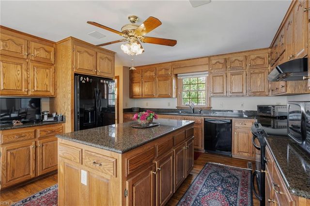 4524 Three Pine LN, Virginia Beach, VA 23457