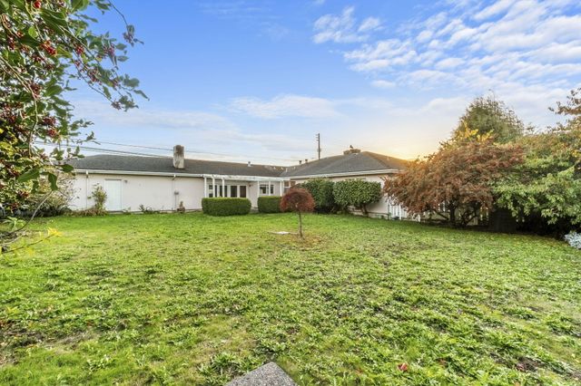 2733 G Street Street, Eureka, CA 95501