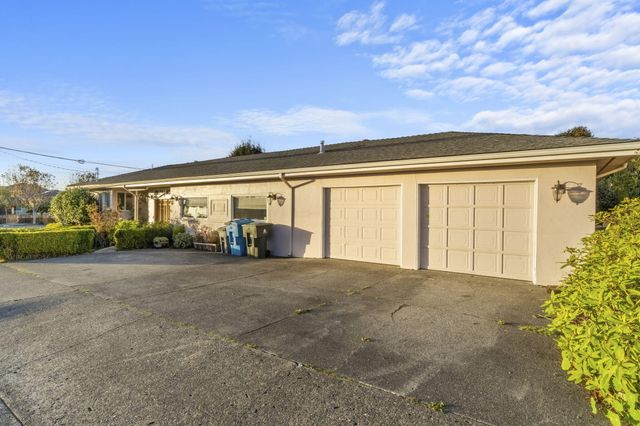 2733 G Street Street, Eureka, CA 95501