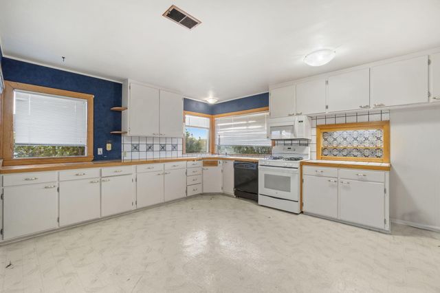 2733 G Street Street, Eureka, CA 95501