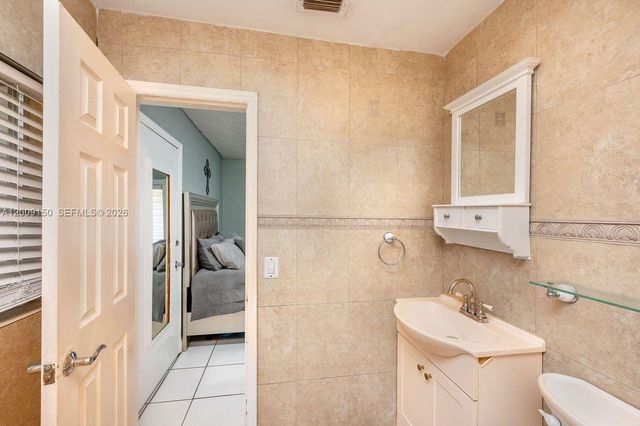 8200 NW 31st Ave, Miami, FL 33147