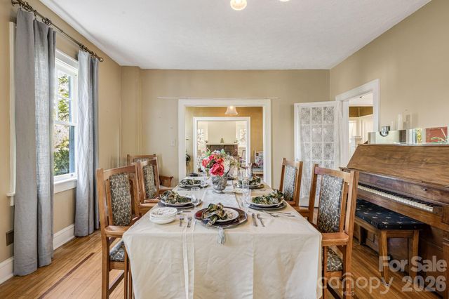 29 Walnut Street, Hot Springs, NC 28743
