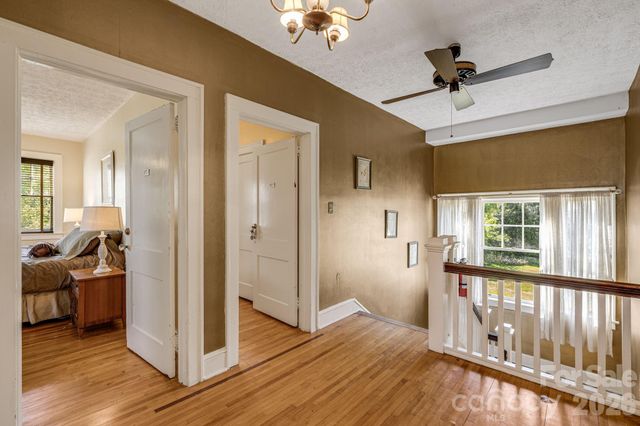 29 Walnut Street, Hot Springs, NC 28743