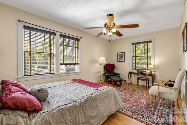 29 Walnut Street, Hot Springs, NC 28743