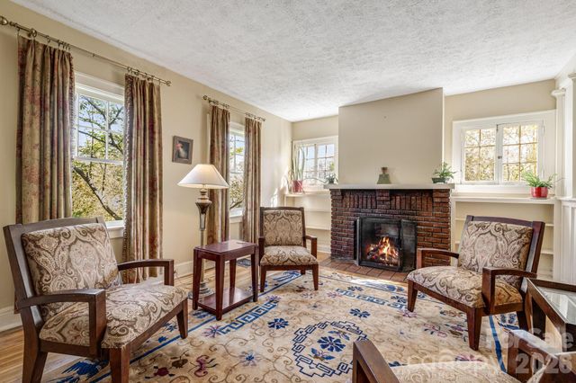 29 Walnut Street, Hot Springs, NC 28743
