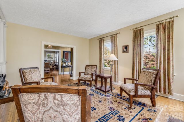 29 Walnut Street, Hot Springs, NC 28743