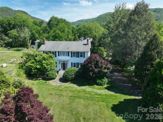 29 Walnut Street, Hot Springs, NC 28743