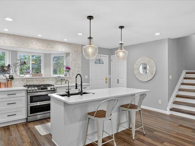 1505 Commerce Pines Drive, Commerce Township, MI 48390