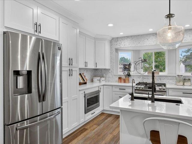 1505 Commerce Pines Drive, Commerce Township, MI 48390