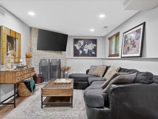1505 Commerce Pines Drive, Commerce Township, MI 48390