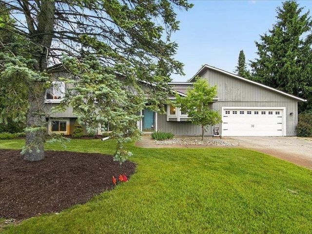 1505 Commerce Pines Drive, Commerce Township, MI 48390