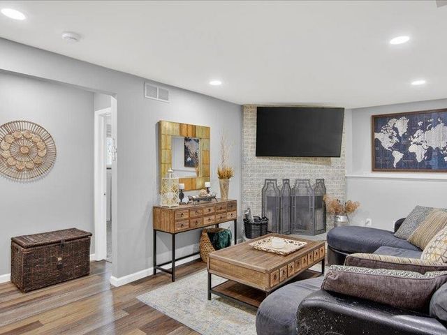 1505 Commerce Pines Drive, Commerce Township, MI 48390