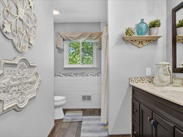 1505 Commerce Pines Drive, Commerce Township, MI 48390