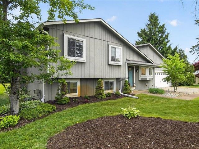 1505 Commerce Pines Drive, Commerce Township, MI 48390