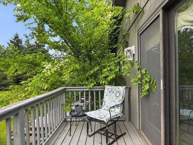 1505 Commerce Pines Drive, Commerce Township, MI 48390