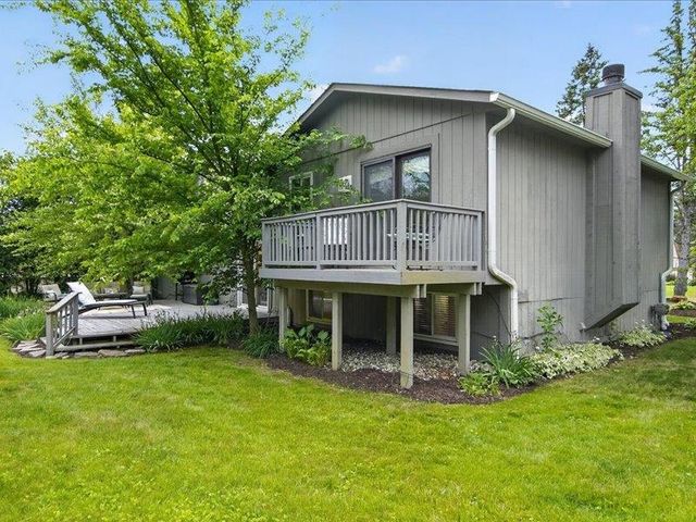 1505 Commerce Pines Drive, Commerce Township, MI 48390