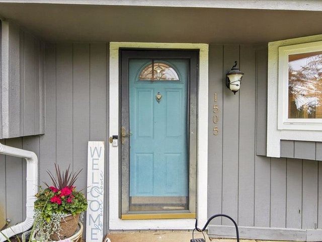 1505 Commerce Pines Drive, Commerce Township, MI 48390