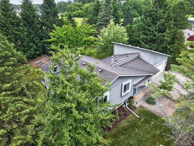1505 Commerce Pines Drive, Commerce Township, MI 48390