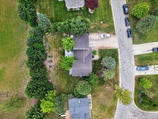 1505 Commerce Pines Drive, Commerce Township, MI 48390